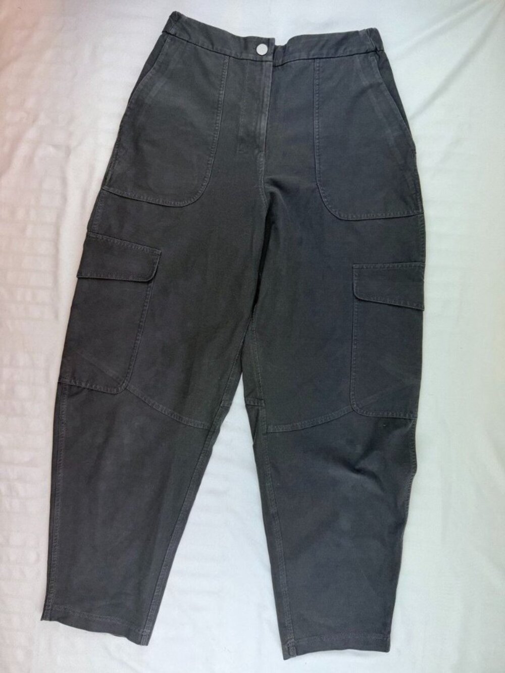 Lululemon Light Utilitech Cargo Pocket High-Rise Crop Size 27 in Graphite Grey - Picture 2 of 10